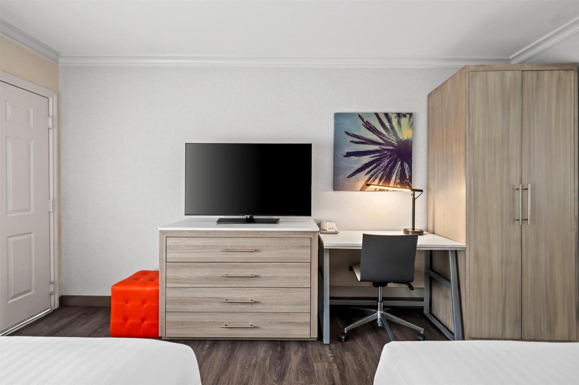 Surestay Hotel By Best Western Santa Monica Exterior photo
